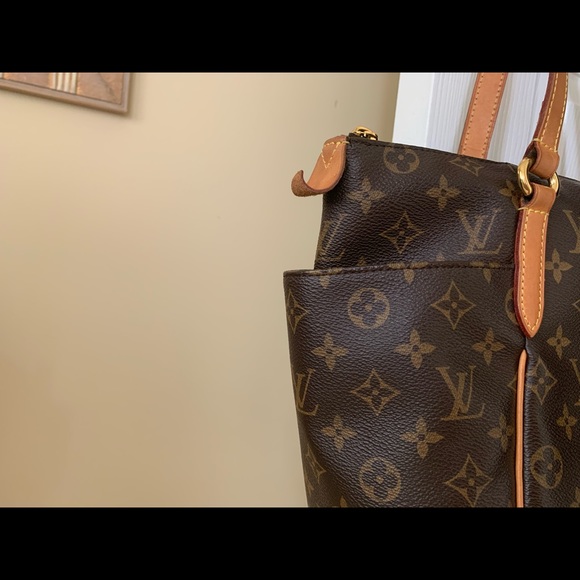 COPY - 💯% authentic Louis Vuitton bag - Picture 3 of 8